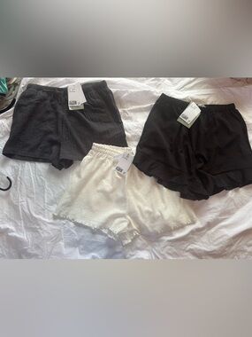 H&M Black and White Girls' Elastic Waist Shorts bundle